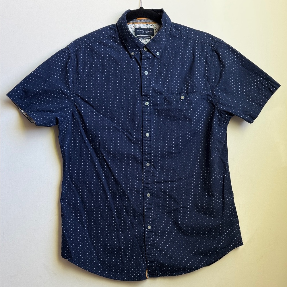 Denim & Flower Men’s Blue Dotted Button Front Short Sleeve Shirt  | Medium